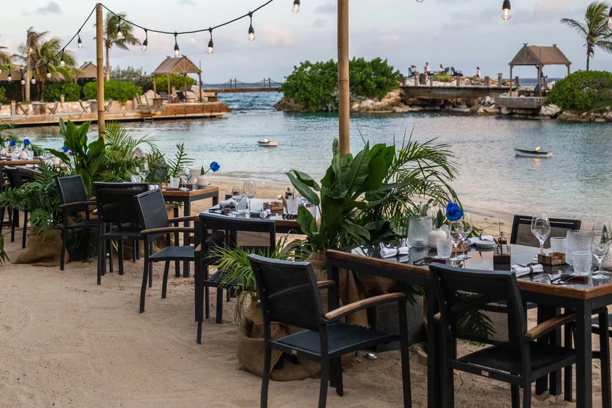 Sunset Deck Restaurant Baoase Luxury Resort