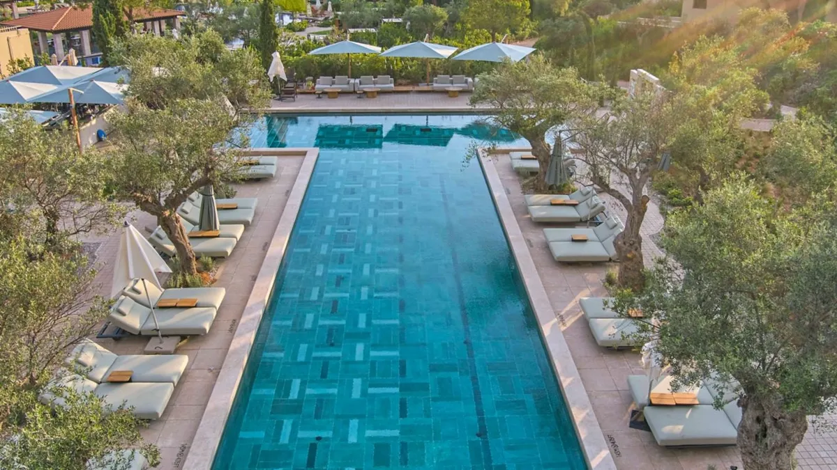 Eleon Pool Bar The Romanos Costa Naverino