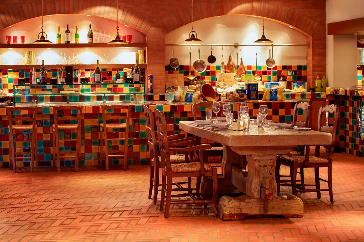 Restaurant Da Luigi The Romanos Costa Naverino