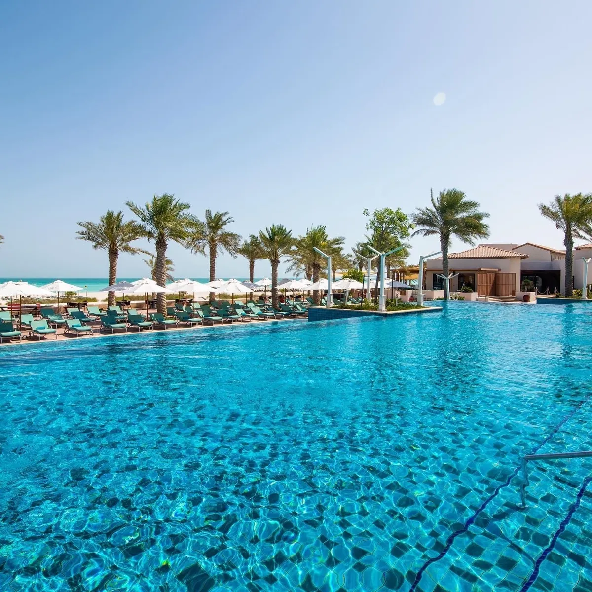 Pool & Beach Bar St Regis Saadiyat Island