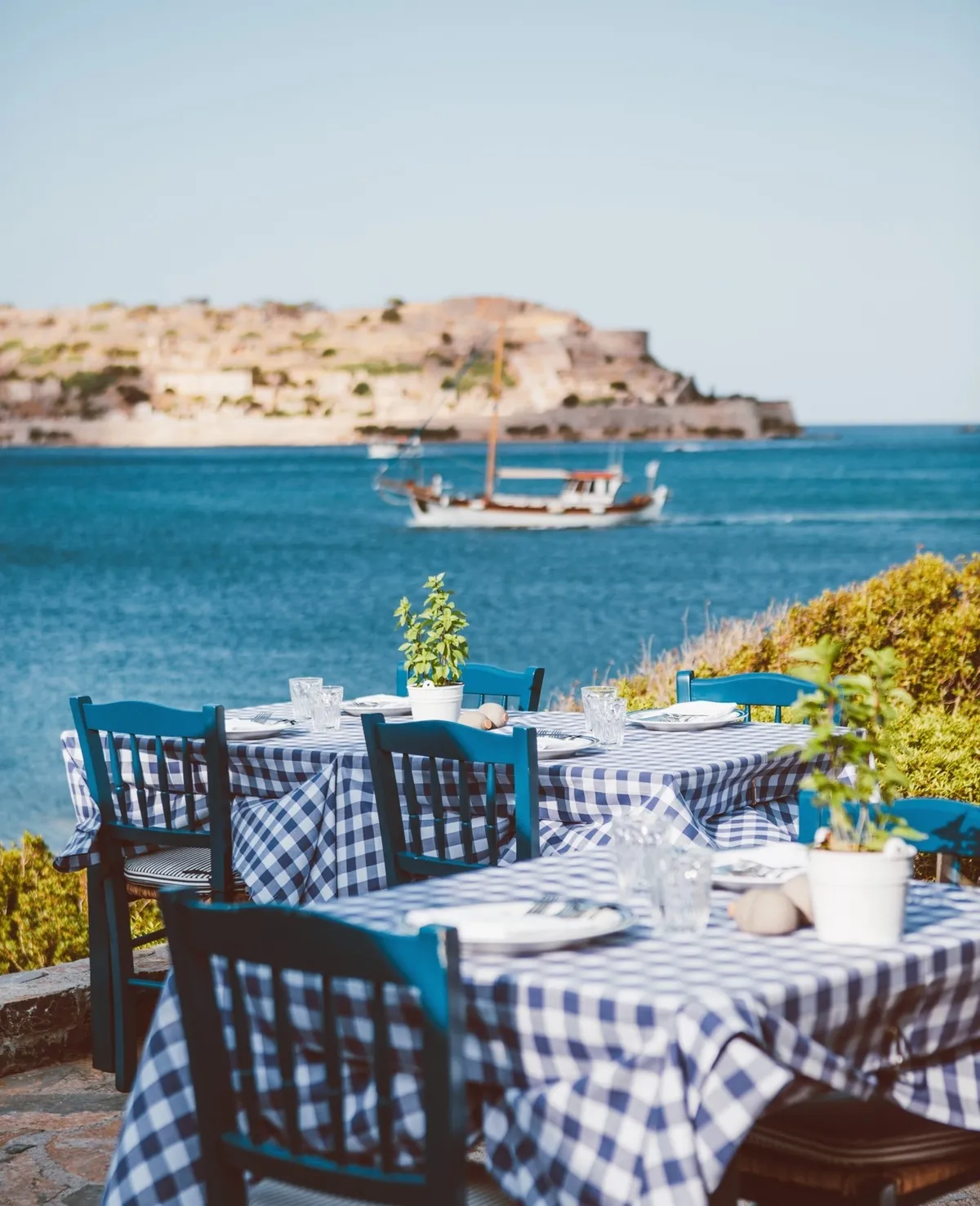 Blue Door Taverna Phaea Blue, SLH