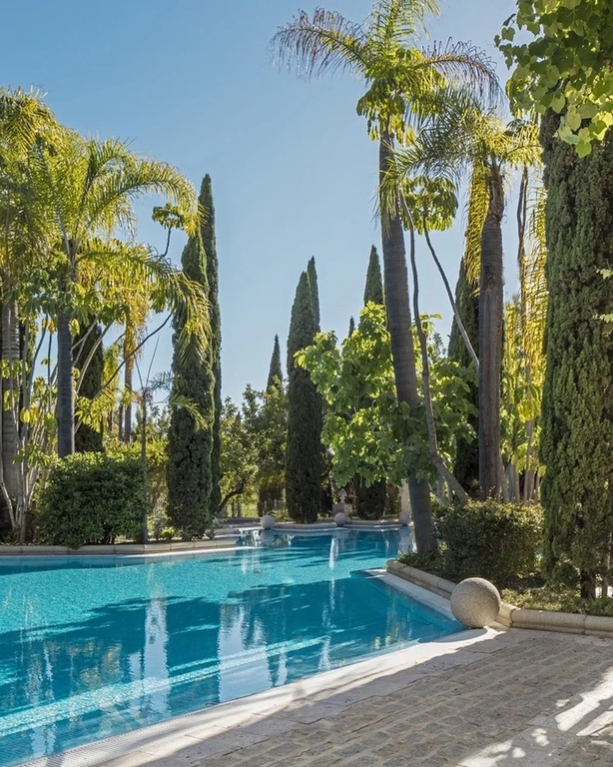 Restaurant bij het zwembad La pergola Anatara villa padierna
