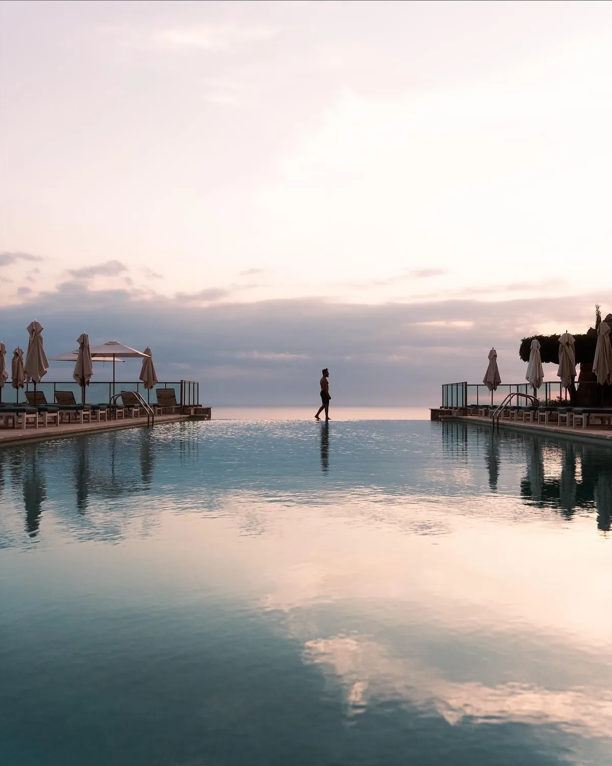 Infinity Pool Bar Jumeirah Port Soller Hotel & Spa