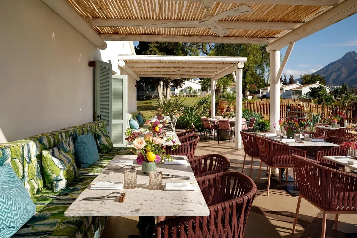 Buiten Restaurant Boho pool club BOHO Club