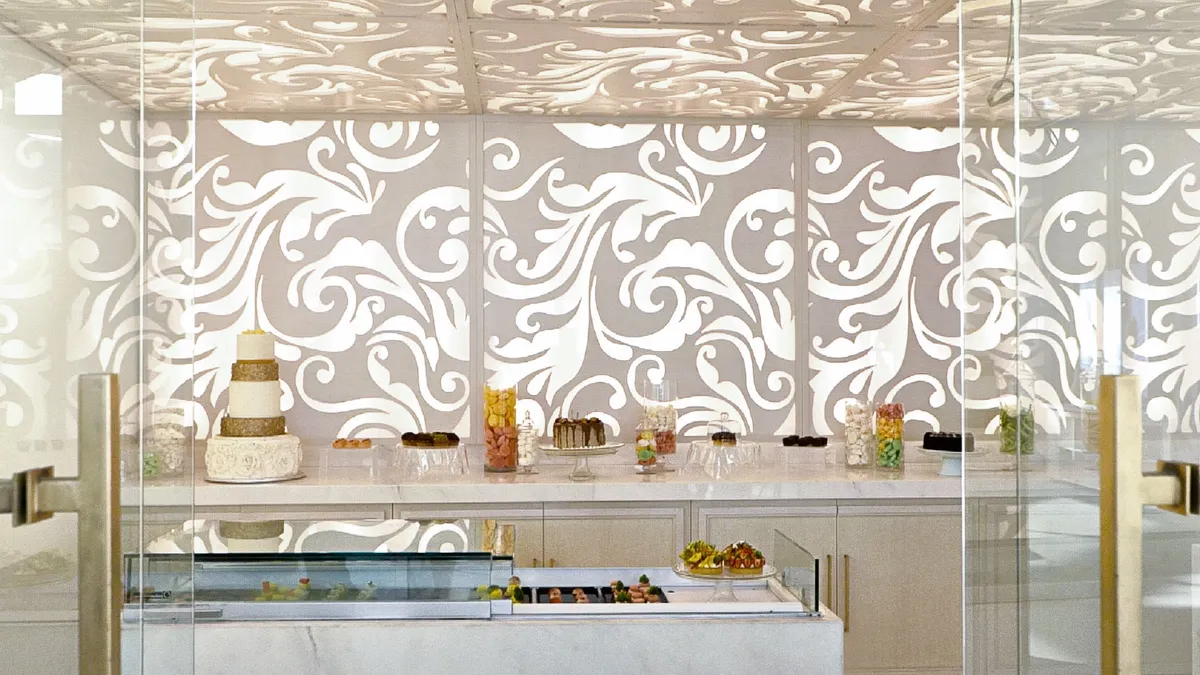 Patisserie & Chocolaterie Grecotel LUX ME White