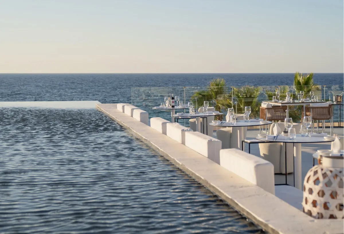 Restaurantt The White Grecotel LUX ME White