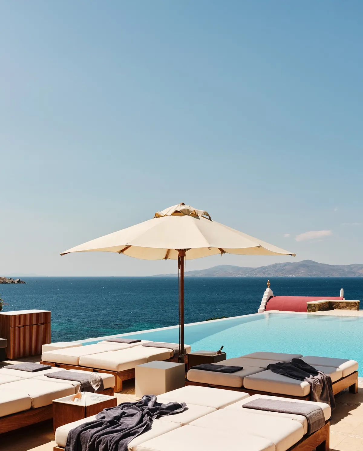 Poolside Dining Bill & Coo Mykonos