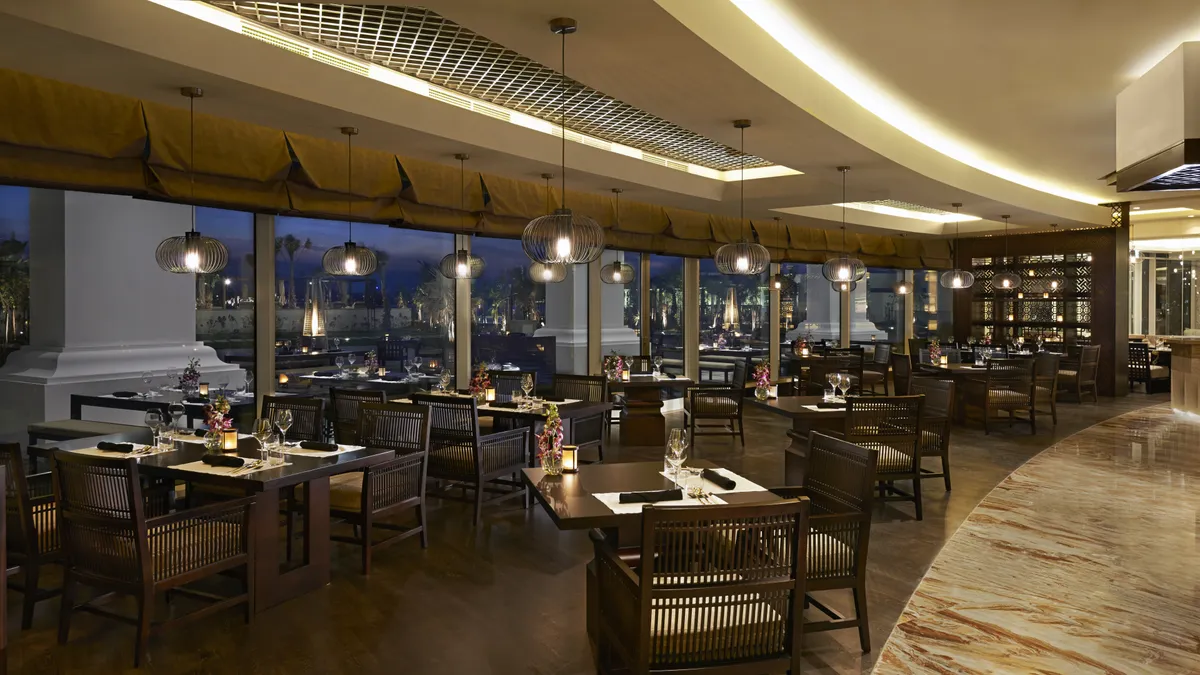Restaurant YU Waldorf Astorua Dubai Palm Jumeirah