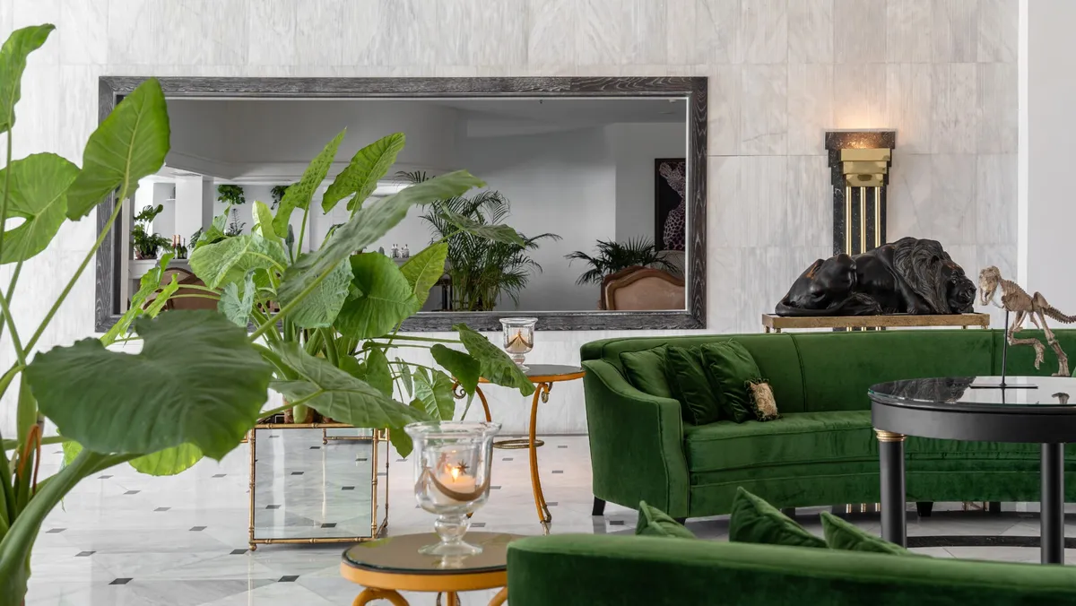 Panther Lobby Bar Grecotel Caramel