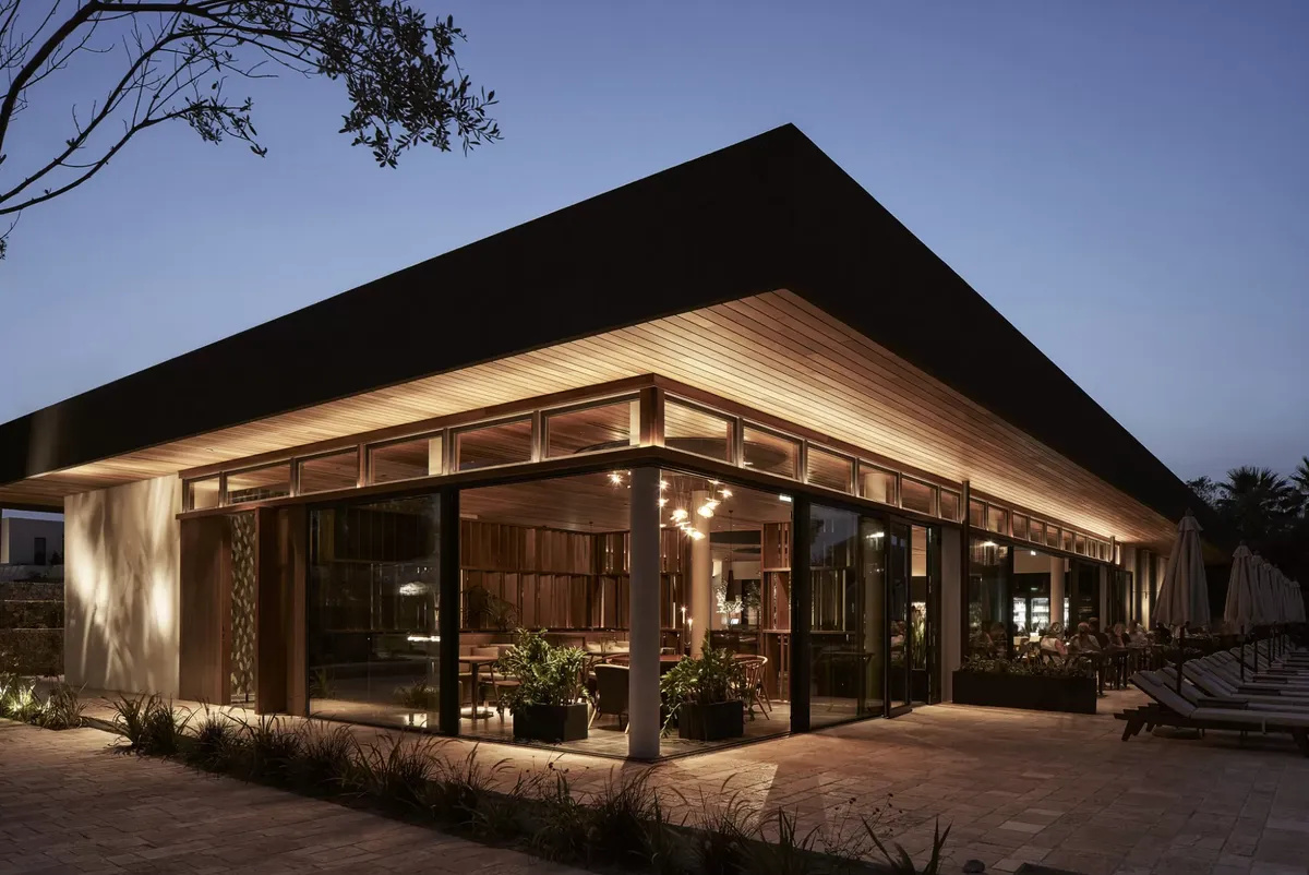 Restaurant All-Day Resto ''Flaya'' The Olivae Suites