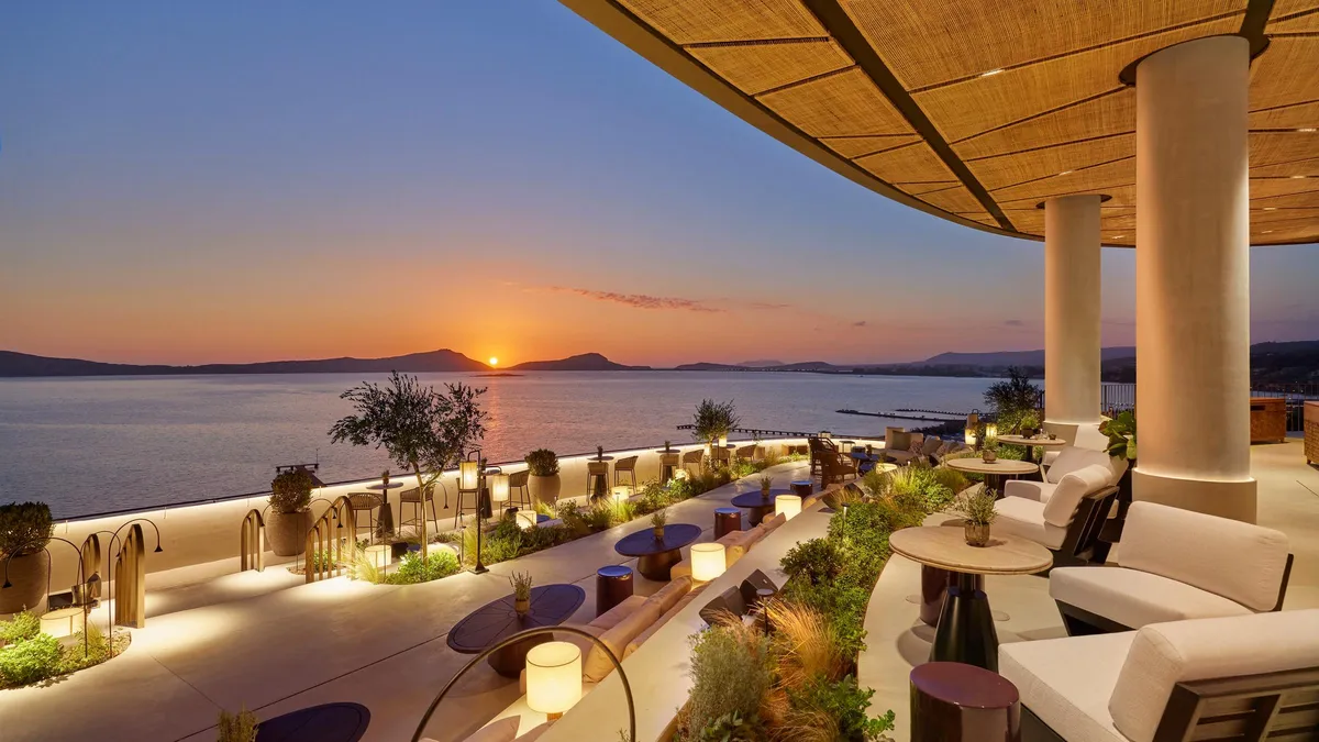Buiten restaurant Three Admirals Mandarin Oriental Costa Navarino