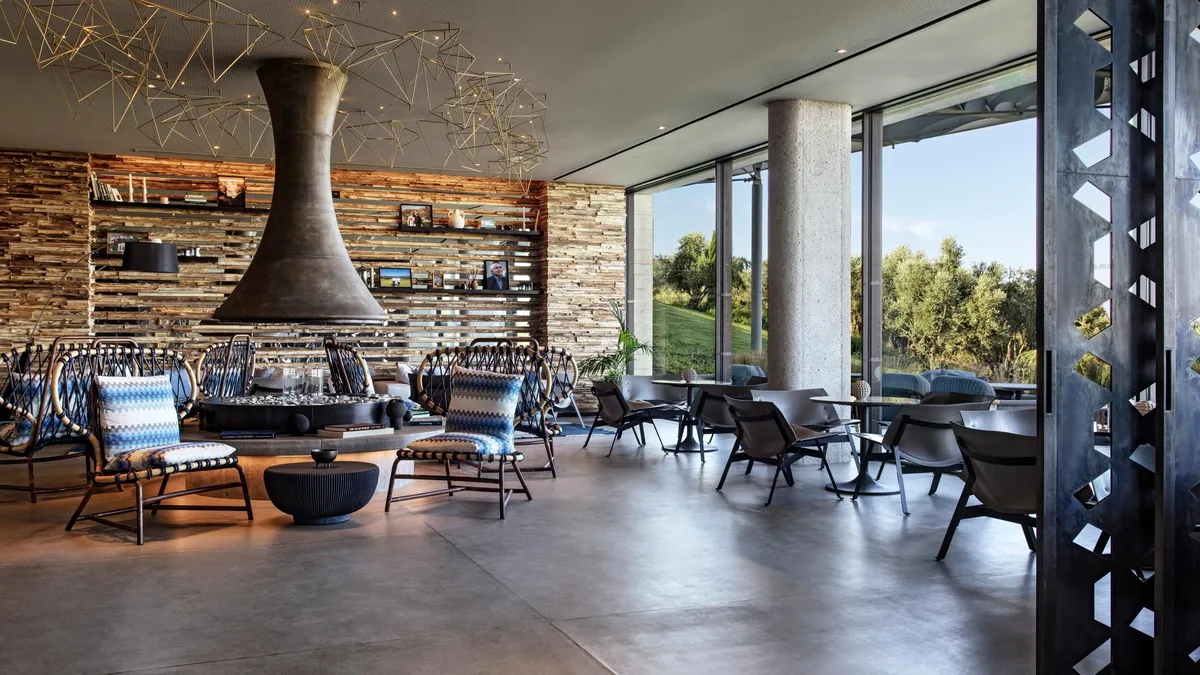 Ted's Lounge Mandarin Oriental Costa Navarino