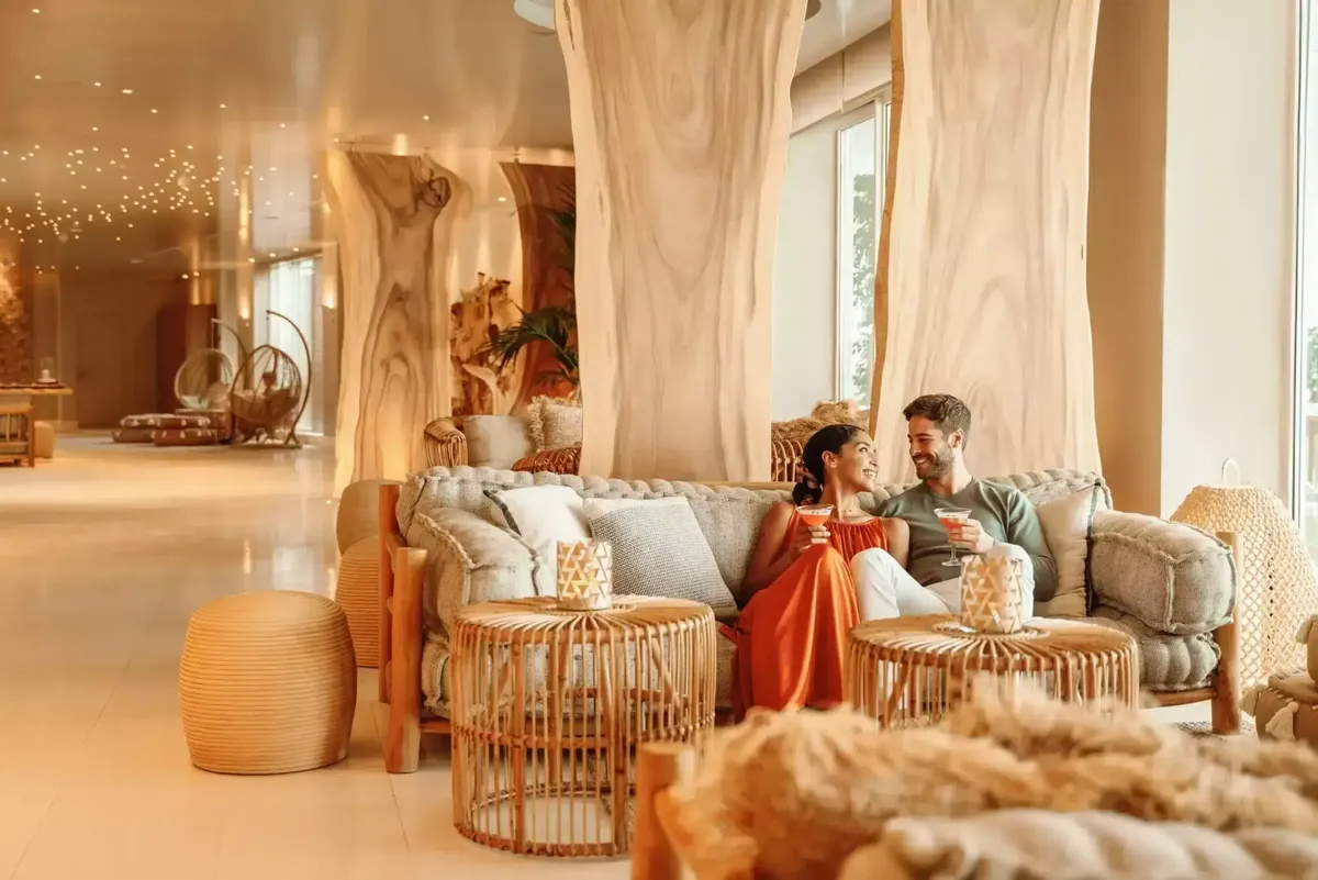 Deluxe Bar Ikos Aria