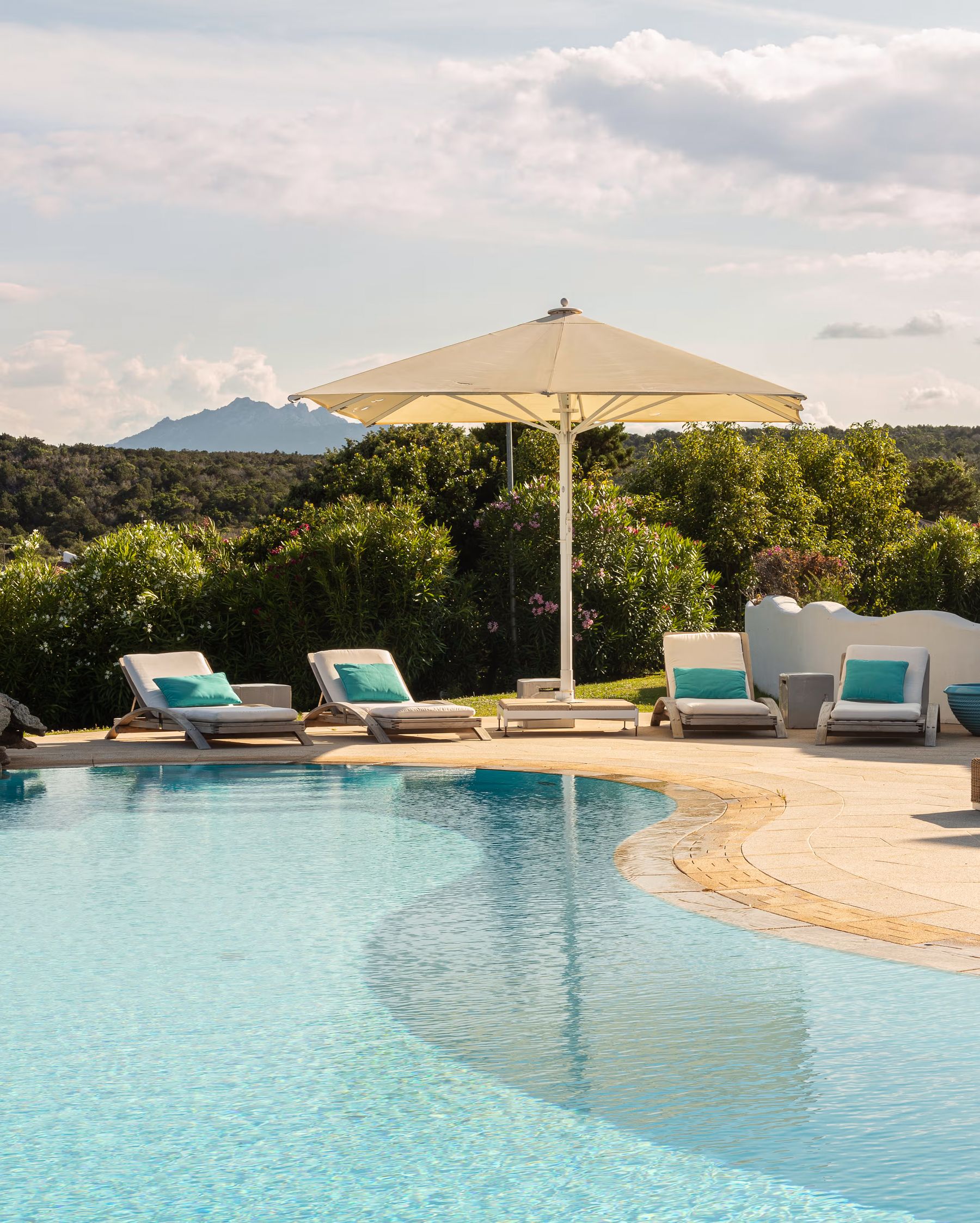 Luxe vakantie Sardinië: Prachtige resorts en authentieke Italiaanse beleving | Senses