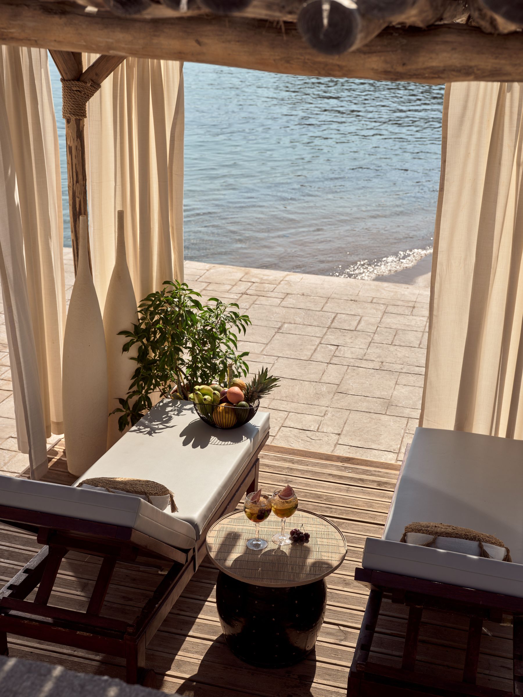 The Royal Blue, Cabana
