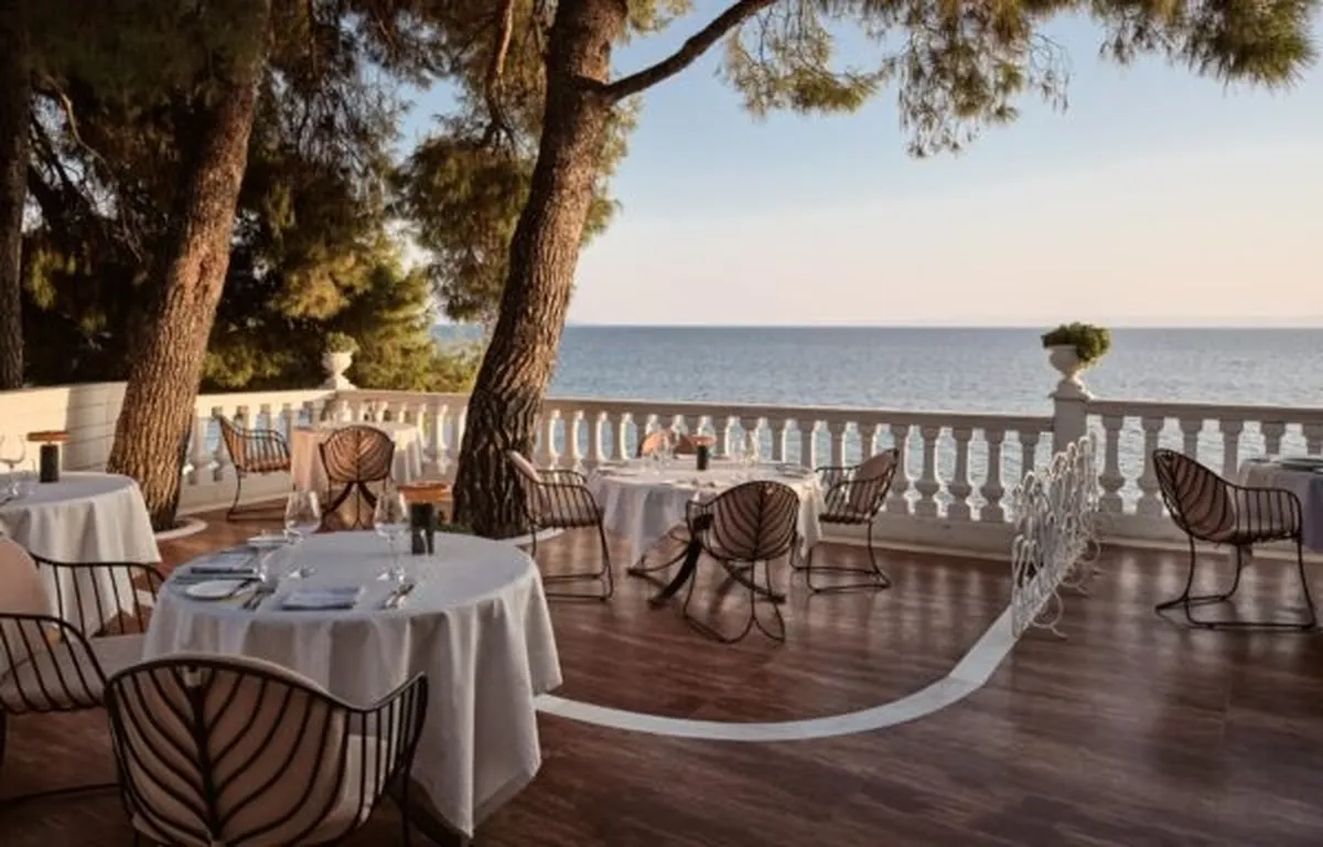 Restaurant The Squirrel Danai Beach Resort & Villas