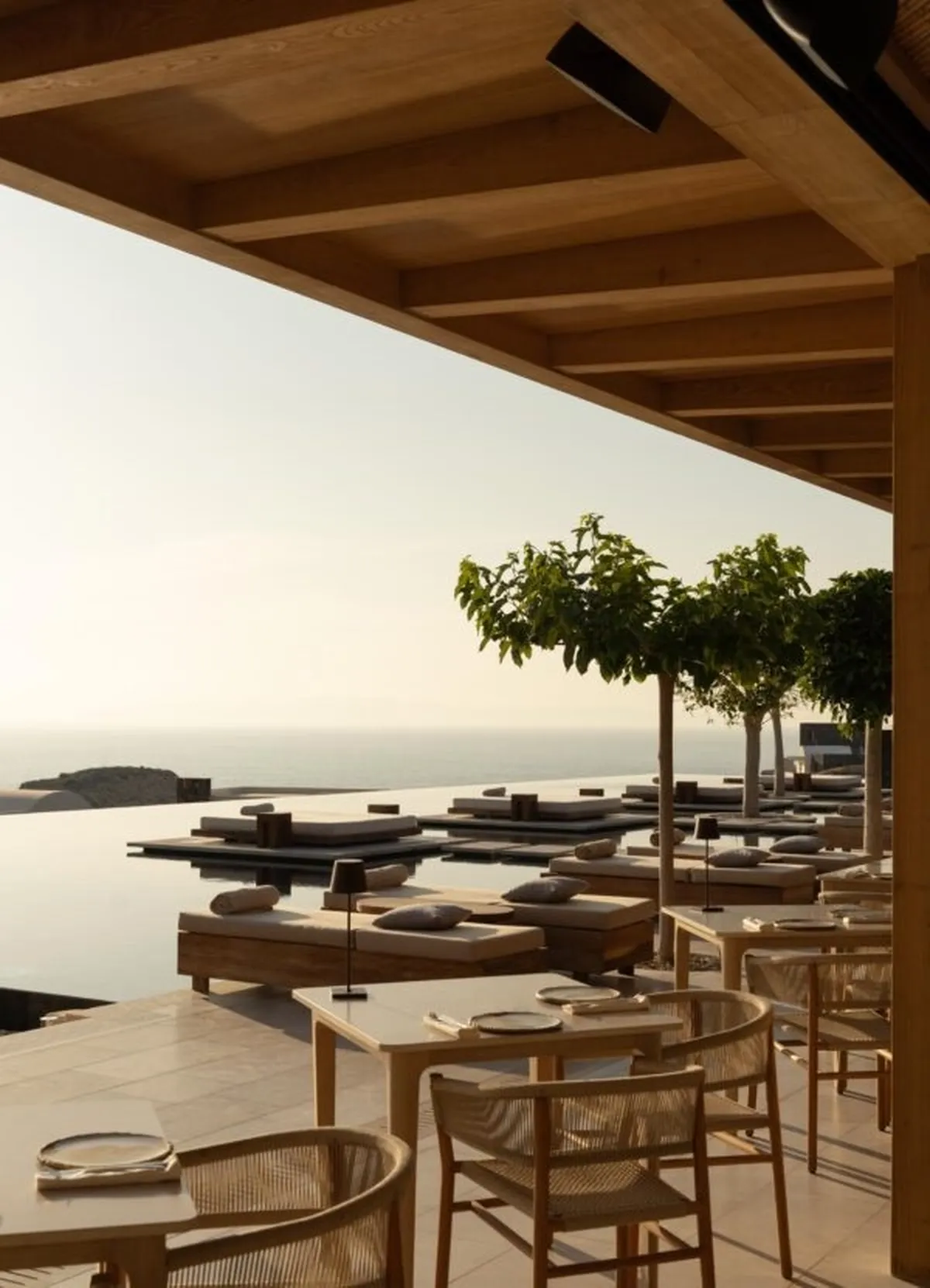 Omnia Restaurant Canaves Epitome