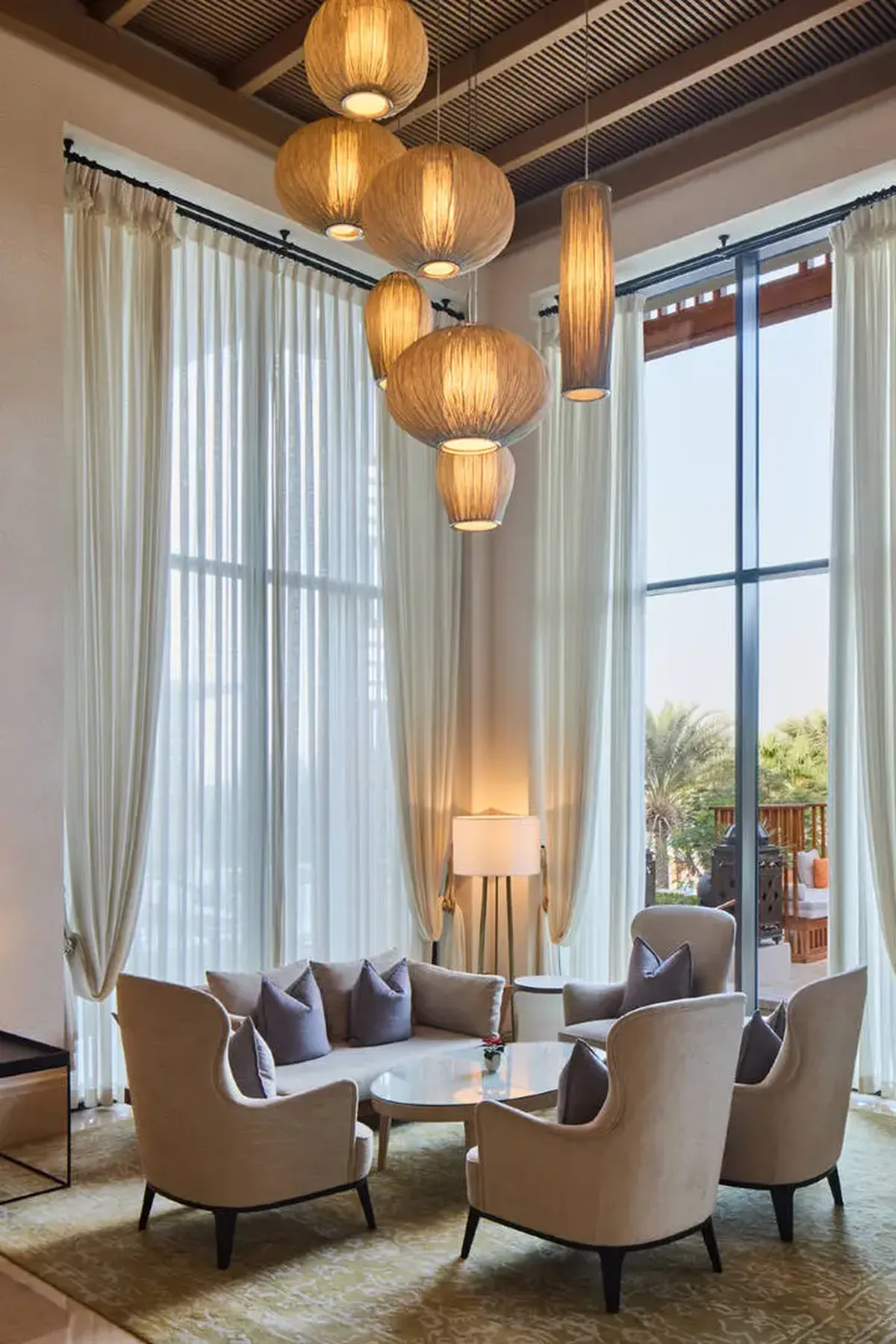 Al Mandhar Lounge Jumeirah Al Naseem