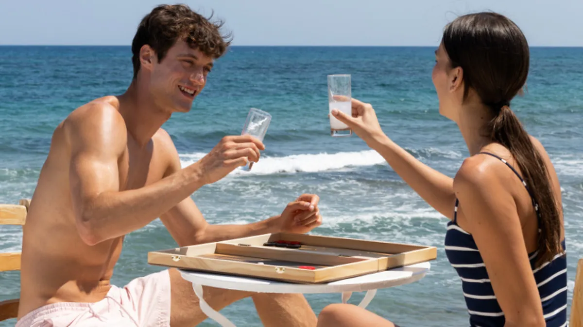 “Long” Beach Bar Grecotel LUX ME White