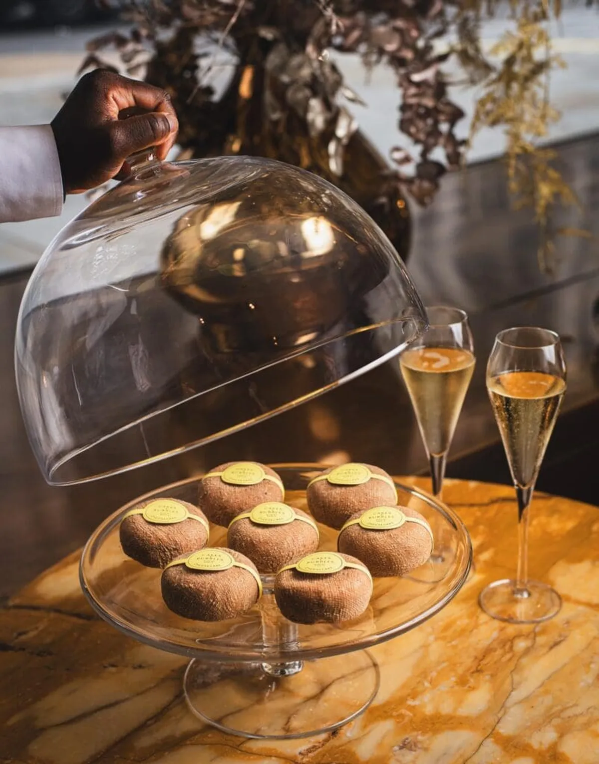 Cakes & Bubbles by Albert Adrià Hotel Café Royal