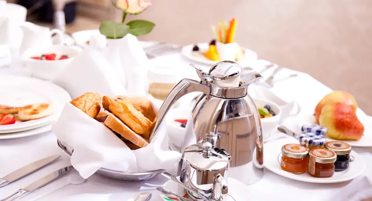 In-Room Dining Anantara Qasr al Sarab Desert Resort