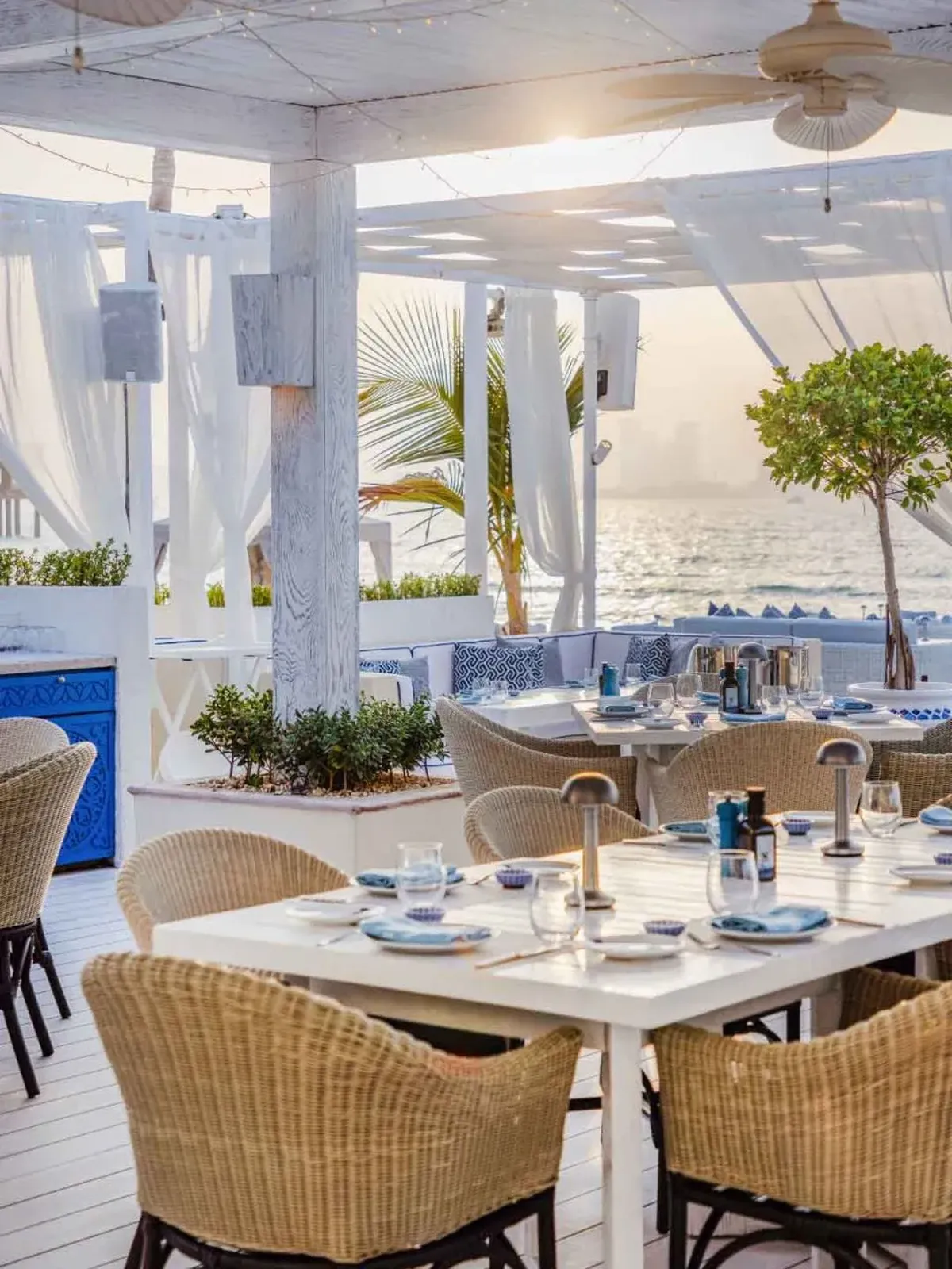 Buiten terras Shimmers Jumeirah Mina A’Salam