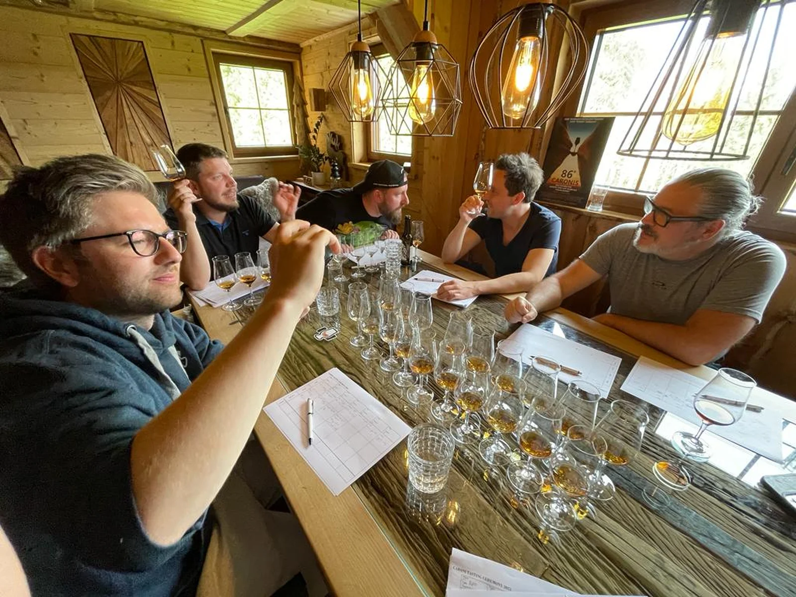 Discussions after the resolution of the blind tasting Discussions after the resolution of the blind tasting