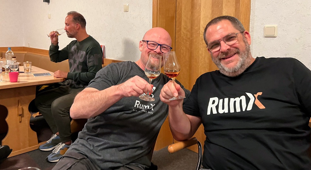 Enjoying the evening (1/3) Enjoying the evening (1/3)