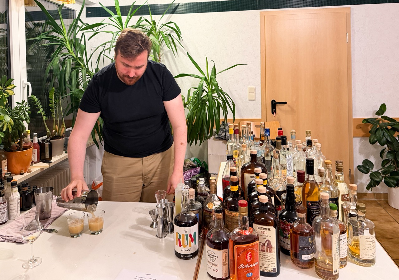 Cocktail Bar: Preparations Cocktail Bar: Preparations