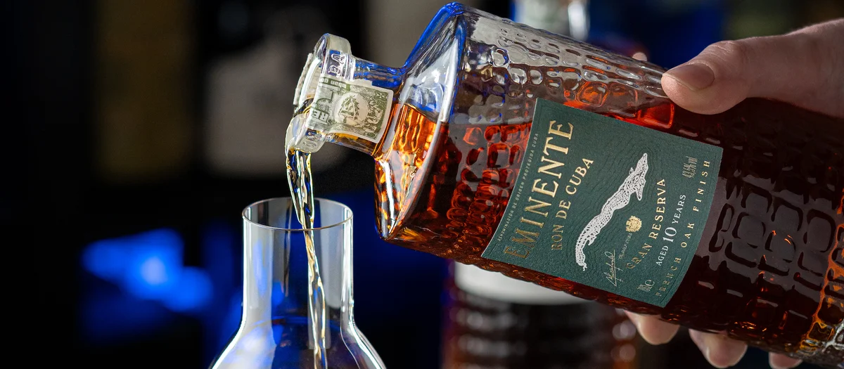 Pouring in the new Eminente Gran Reserva No. 1