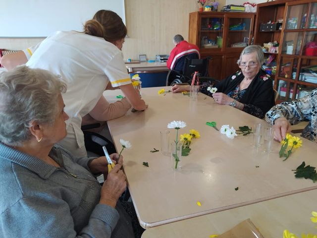 Fiesta temática en la residencia de ancianos