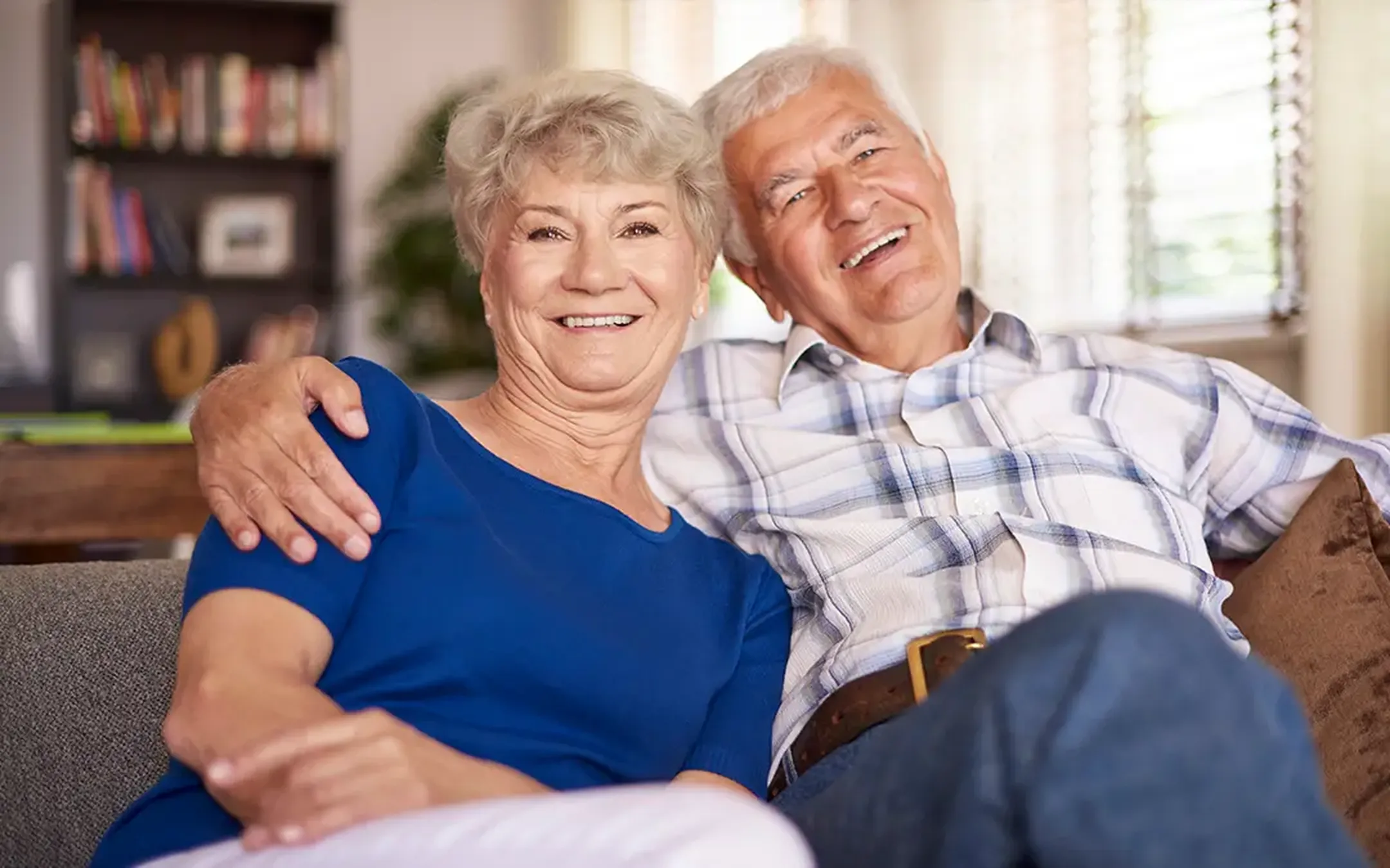 Personas mayores sonriendo