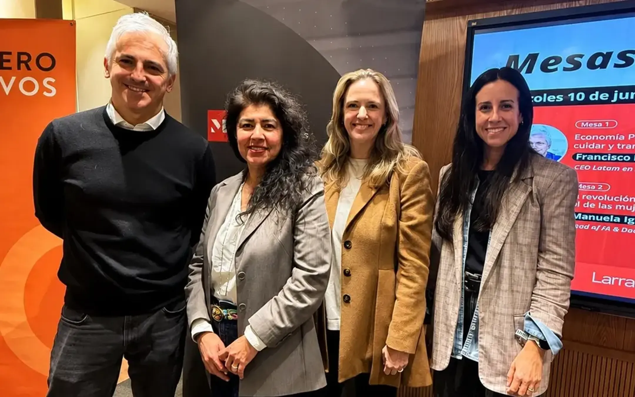 Francisco Marinovic, CEO de Acalis, debatiendo sobre la economía plateada y el cuidado del adulto mayor en las Mesas Colaborativas de Mujeres Empresarias | Acalis
