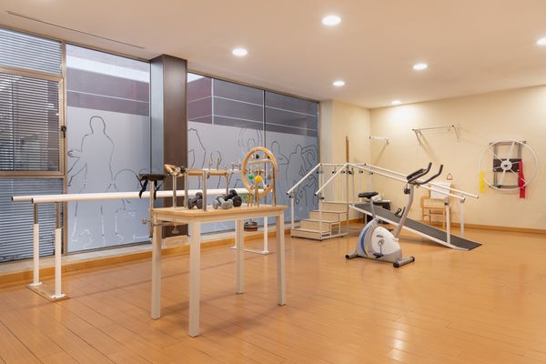 Gimnasio y sala de rehabilitación para mayores