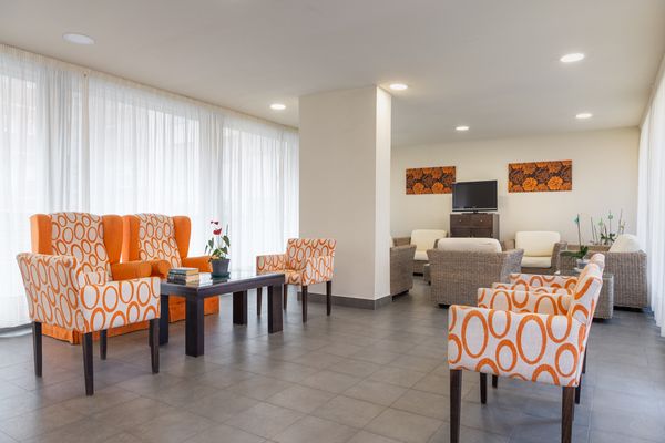 Salón TV en residencia de ancianos