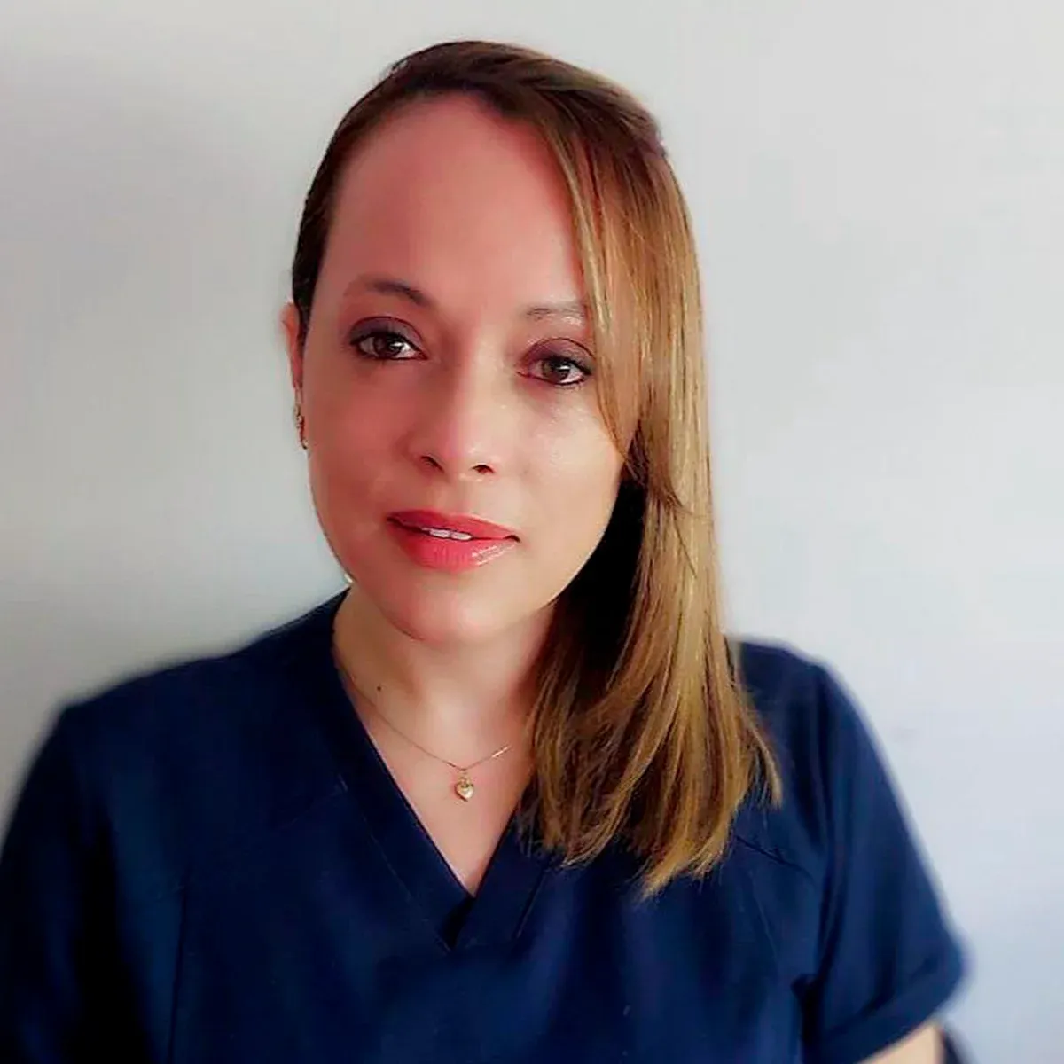Yenny Galino - Enfermera Jefe Acalis Coventry