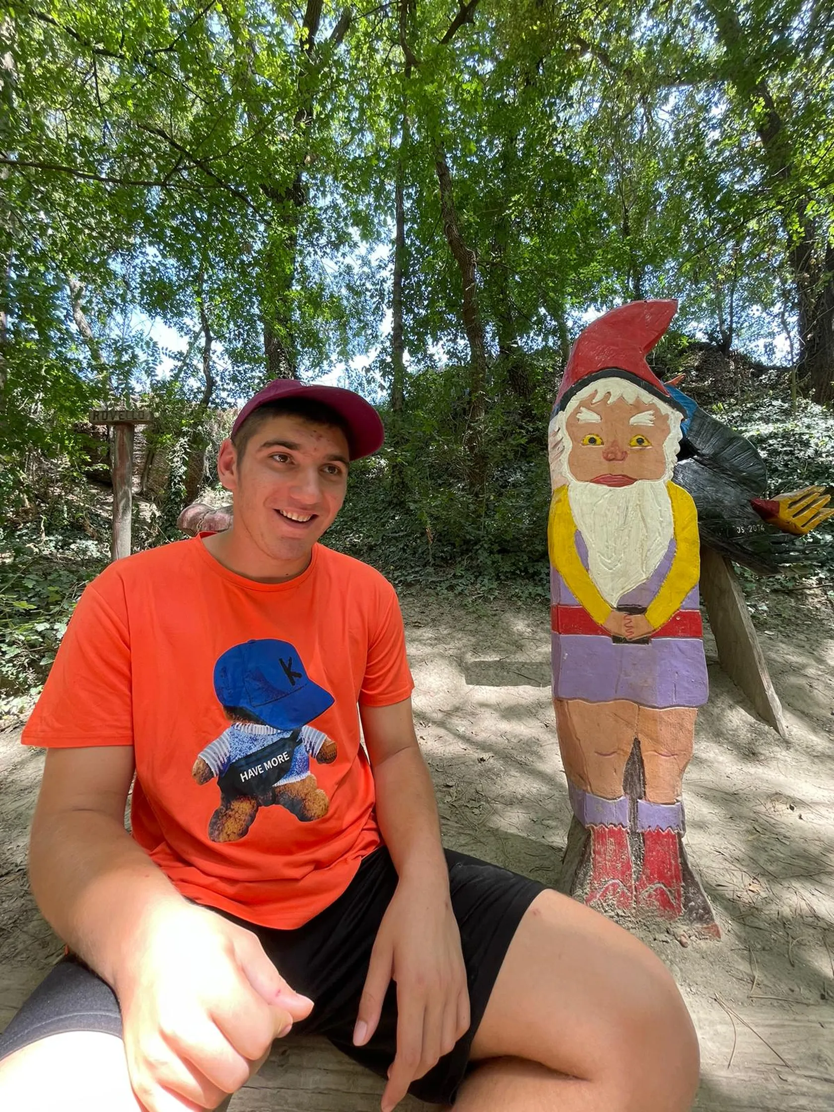 d35637a9-0c14-463f-8994-ab992b3bafc6.jpg