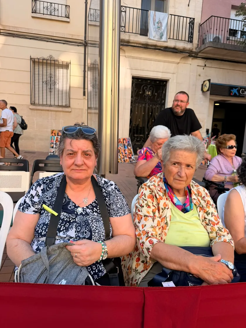 a6de28fa-22e2-4bd5-a85c-0d13cb4167e6.jpg