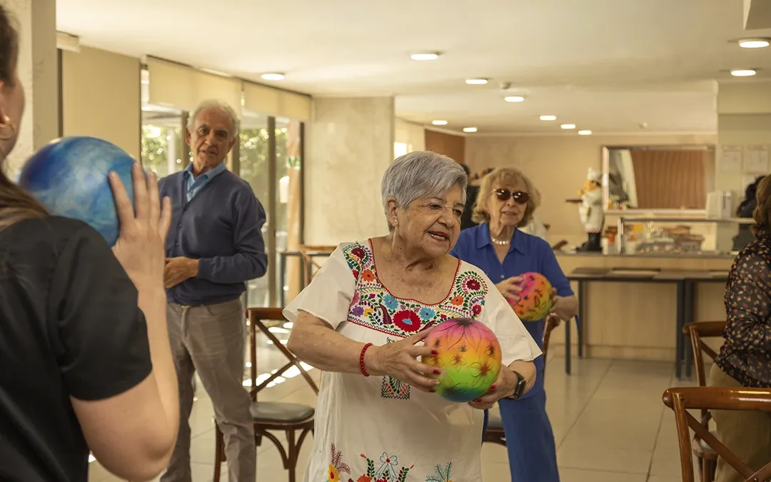 Taller grupal de kinesiologia en Acalis Medina