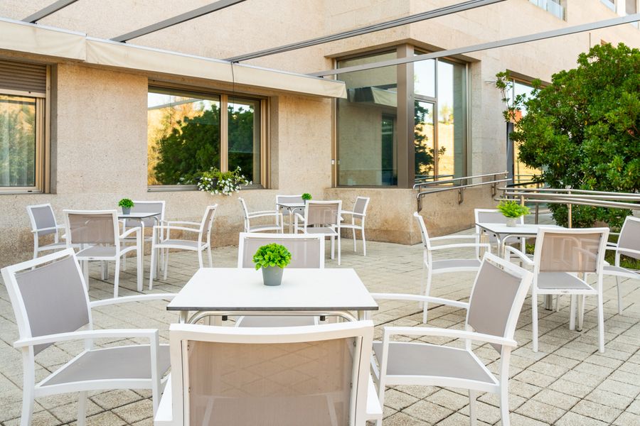 Terraza DomusVi Puerta Nueva