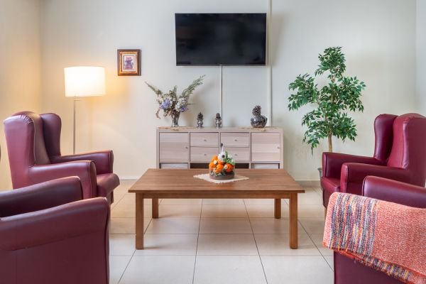 Salón TV en residencia de ancianos