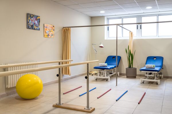 Gimnasio y sala de rehabilitación para mayores Oleiros