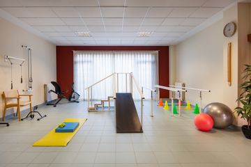 Gimnasio y sala de rehabilitación para mayores San lazaro