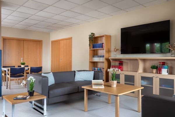 Salón TV en residencia de ancianos