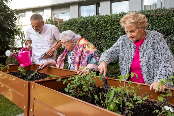 Residencia de Mayores Arturo Soria en Madrid. Jardín. 2.