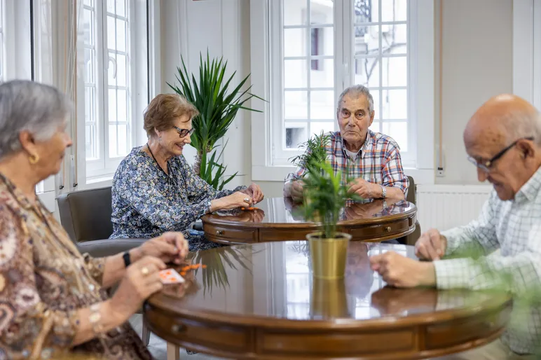 Relaciones sociales en residencias ancianos