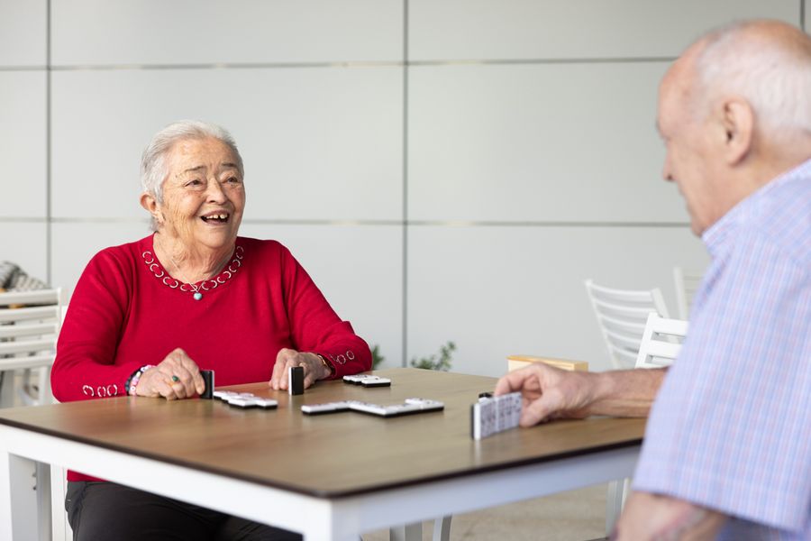 Dominó en residencia ancianos
