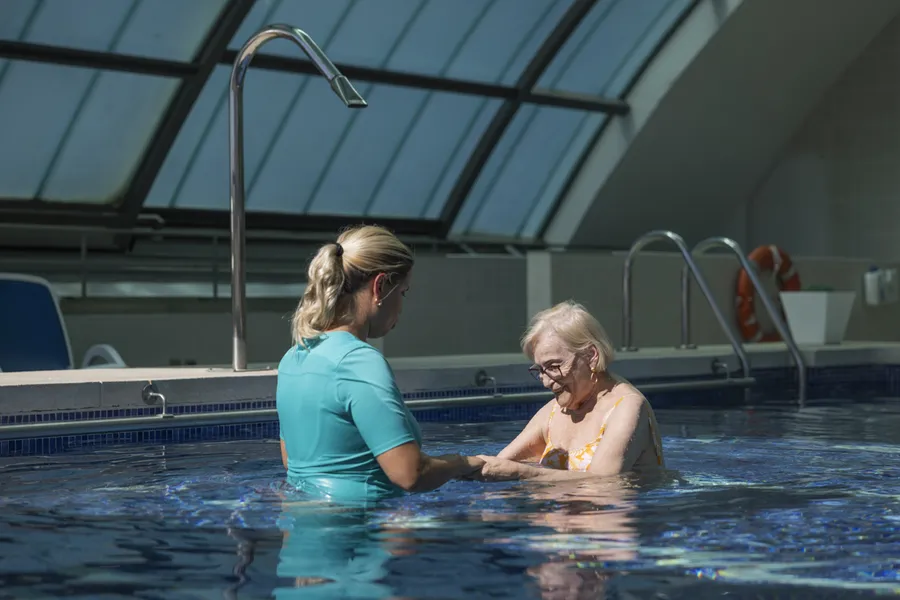 ejercicios de piscina para mayores
