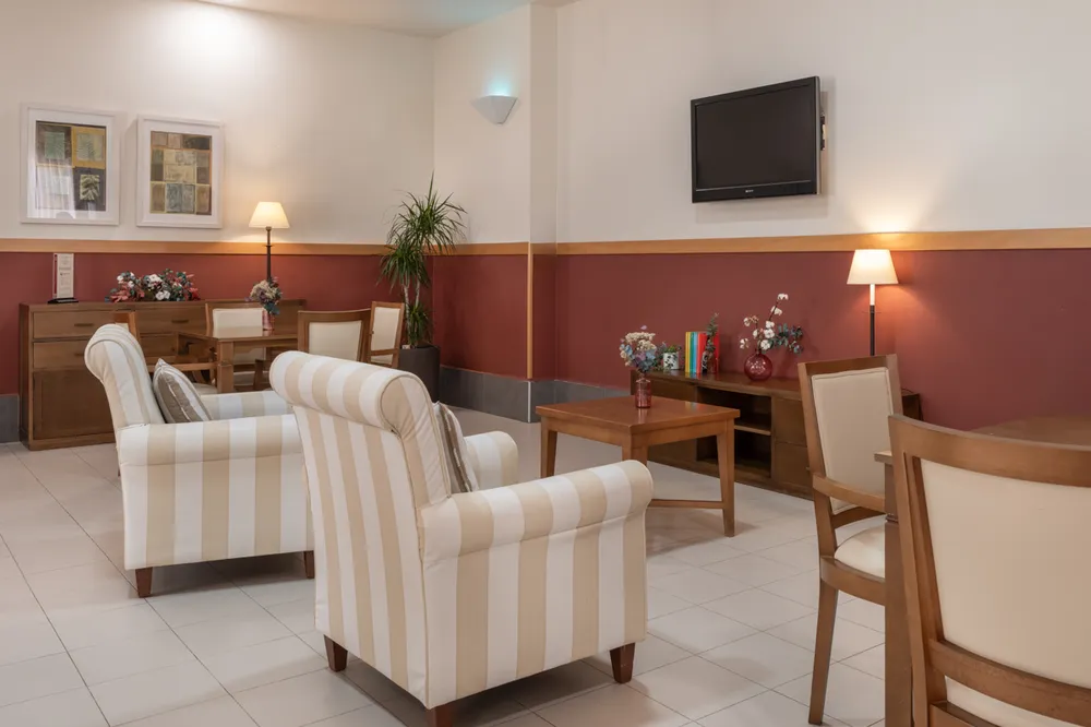 Salón TV en residencia de ancianos