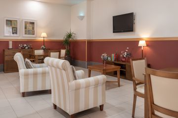 Salón TV en residencia de ancianos